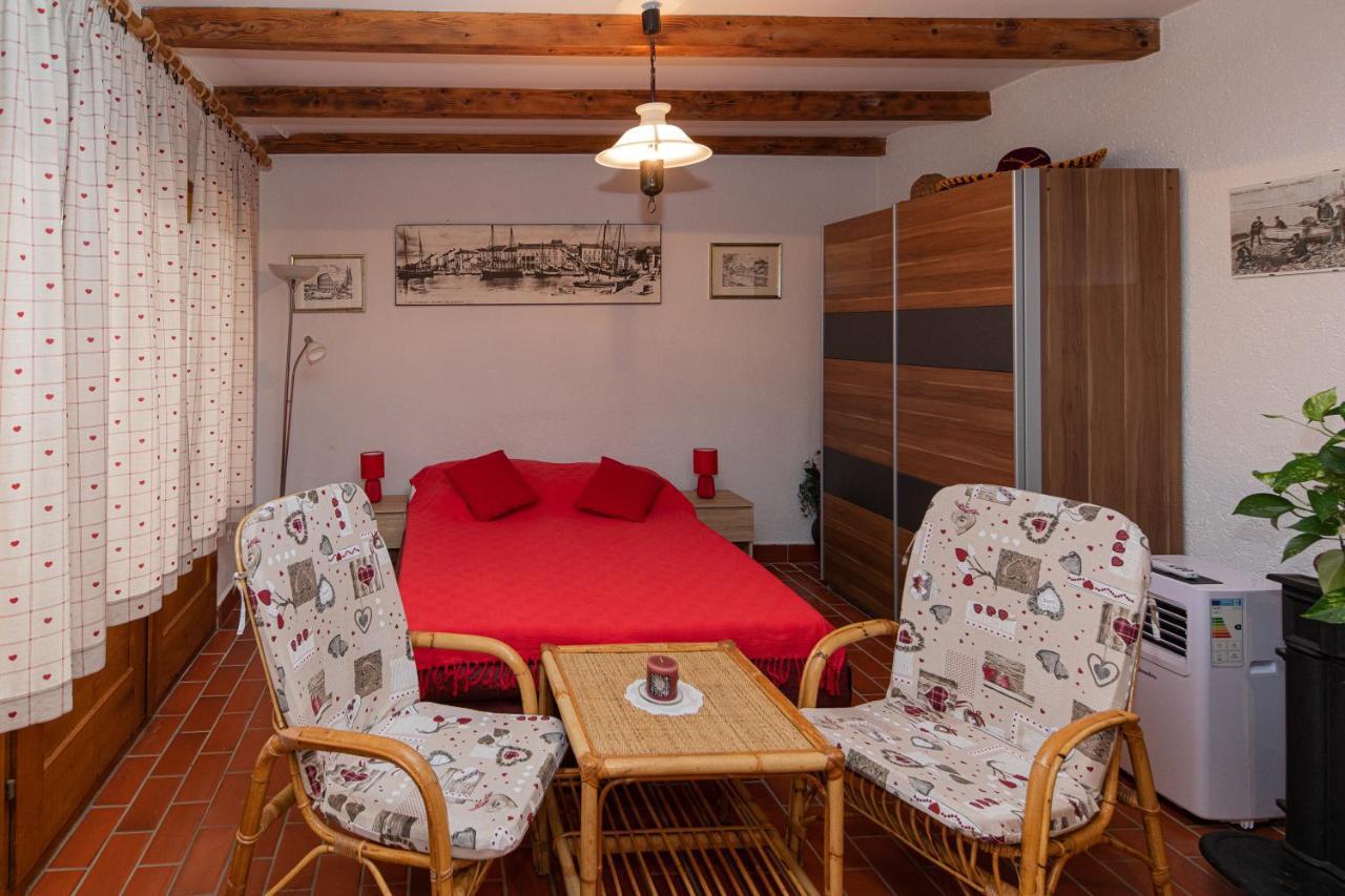 Casa Oleander Apartment ซริกเวนิซา ภายนอก รูปภาพ
